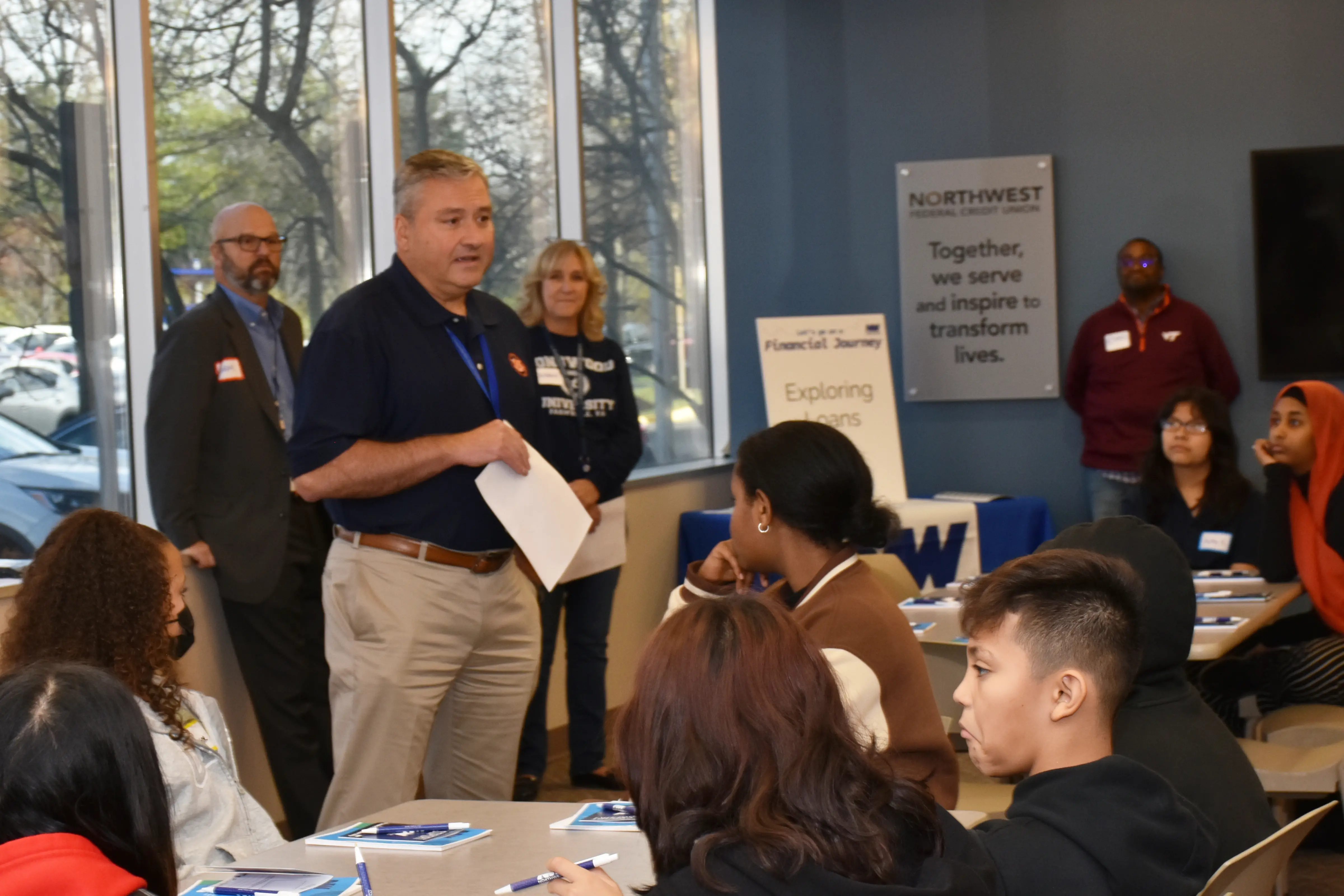 Jeff Bentley speaking to students